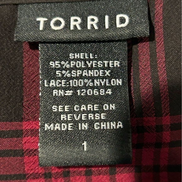 B005. Womenās Torrid CROSS BACK DRAPE LACE TOP black lace bottom 1 - Picture 3 of 5